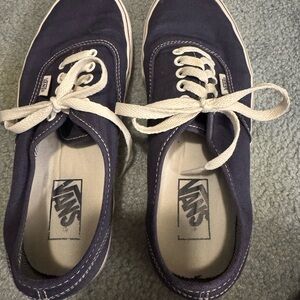 Vans Women's Sneakers - Navy and White